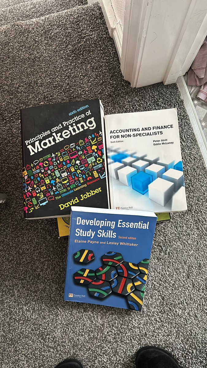 clrghn's tweet photo. @UlsterUni is there somewhere I can donate old books from my courses years ago? https://t.co/pDpAazKuJX