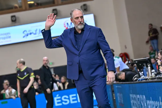 Jean-Marc Dupraz débarqué du Limoges CSP.

Selon nos informations, l'entraîneur limougeaud n'a pas survécu à la défaite face au Portel dimanche soir à Beaublanc. 

lepopulaire.fr/limoges-87000/…