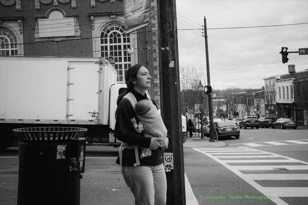 DB_sarcastico's tweet photo. Let’s go for a walk.
.
.
.
#streetphotography #blackandwhitephotography #monochrome #candidphotography #peoplewatching #documantaryphotography #dailylife #rangefindercameras #reddotcamera #leicam262 #leicarangefinder #leicaM #zonefocus #downtown #fredericksburgva #FXBG #virginia https://t.co/5bBEBVrY5M