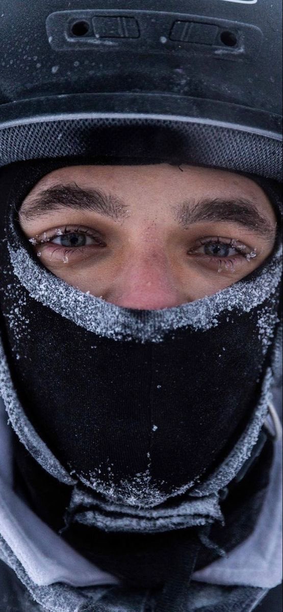 When you can only see his eyes>>>