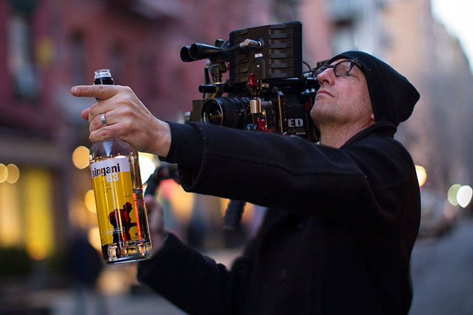 Gibboanxious's tweet image. #HappyBirthday to Steven Soderbergh (62)
his top 10 movies (as a director) are:

10. Contagion
9. The Limey
8. Logan Lucky
7. Haywire
6. Solaris (2002) 
5. Erin Brockovich
4. Traffic
3. Side Effects
2. Out of Sight
1. Ocean&apos;s Eleven
#StevenSoderbergh
