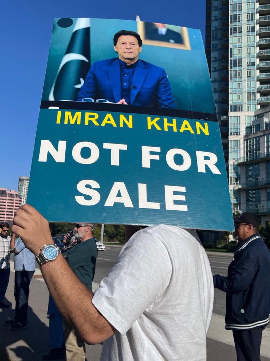 InsafPK's tweet photo. اس کی کوئی قیمت نہیں ہے
یہی اس کے حریفوں کی حزیمت ہے۔

#TheFearOfImranKhan https://t.co/0qJpiEoJKl