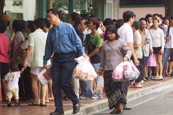 25YearsAgoLive's tweet photo. Hundreds of people riot outside a McDonald’s in Singapore in an attempt to take advantage of a Hello Kitty toy promotion. Three people are hospitalized. 

McDonald’s Singapore says that it will limit the number of Happy Meals it sells to prevent further Hello Kitty riots. https://t.co/y5G1cdXShW