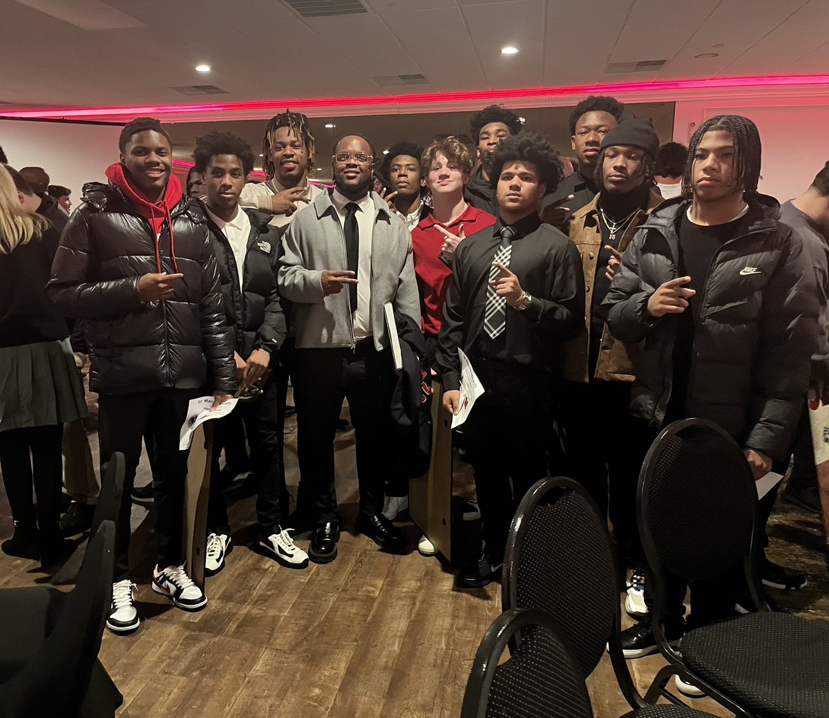kareempruittt's tweet photo. Thank you @OLSMFootball for a great season! Excited for Team 90 upcoming season #FirstTeamAllState #NoFlyZone award https://t.co/g7ReYNrzHW