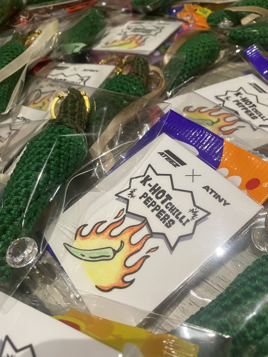 taronoa_'s tweet photo. 🔥 K-Hot  Chilli Peppers 🔥

Je distribuerai des freebies pour le concert de Ateez à Lyon rappelant les piments de l’era Bouncy 

Je vous partagerai ma localisation ici ou en dm samedi 😎

#ATEEZinLyon #ATEEZ #ATINY https://t.co/kYibaXKqdE