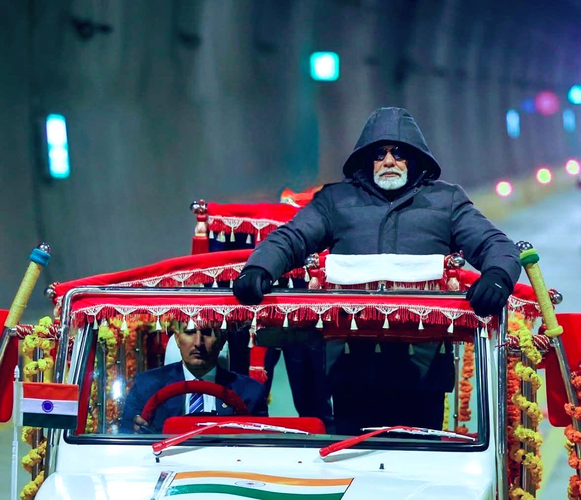 NidhiKamdarMH's tweet photo. Made it right !
He’s just too awesome, love the swag 🤘🏻🤟🏼
Maan gaye Modi ji 🙏🏽🧿

@narendramodi