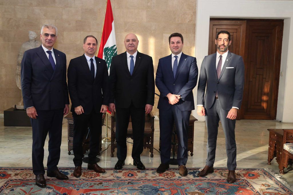 EliasHankach's tweet photo. حزب الكتائب إلى جانب فخامة الرئيس

@LebaneseKataeb 
@samygemayel 
@nadimgemayel 
@selimelsayegh https://t.co/2Mt66v7k3A