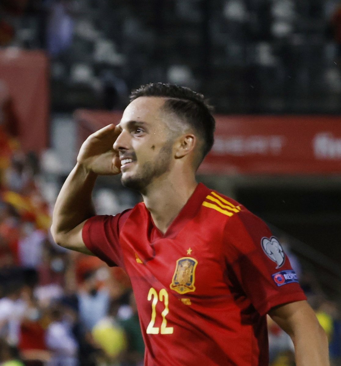 OrtsSVQ's tweet photo. 🚨EXCL: El Sevilla FC tiene cerrado el fichaje de Sarabia y Puado para verano.

Puado ya busca donde alojarse en Sevilla.

Este sábado Javi Puado aceptó las condiciones del Sevilla FC. https://t.co/b7jAVfAmxI
