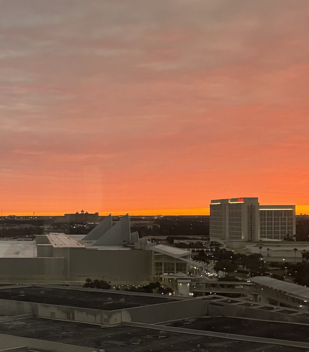 JenWomble's tweet image. Gorgeous sunrise over the @OCCC in Orlando, Fl! Great day to get set up for @fetc !! Can’t wait for all the #FETC speakers to arrive tonight ! 🧡 Excited for the Summits and #edtech Workshops to start tomorrow!