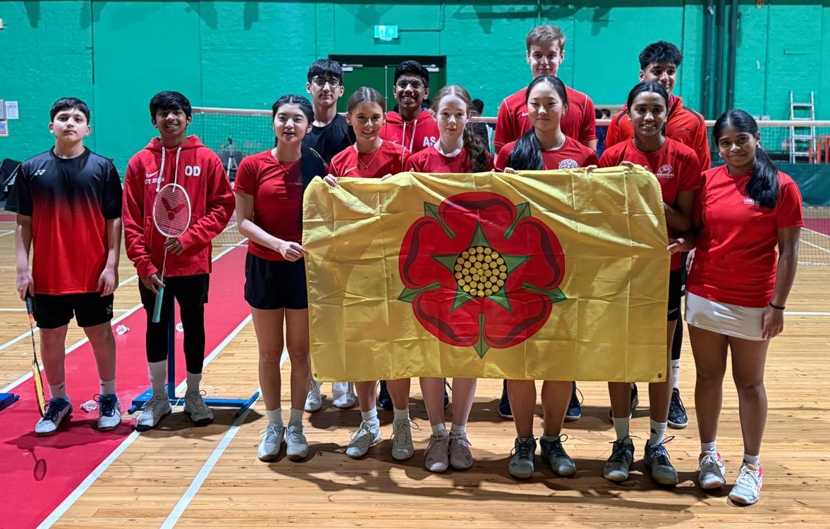 LBattledor40150's tweet photo. Very well done to our #lancashire U18 players who finished an extremely creditable 4th in the RIO #yorkshire tournament. They performed tirelessly and were a credit to the county, their team manager and their families @Yorksbadders @Sport_England @BBCLancsSport #lancashireproud https://t.co/fesfnbhUpb