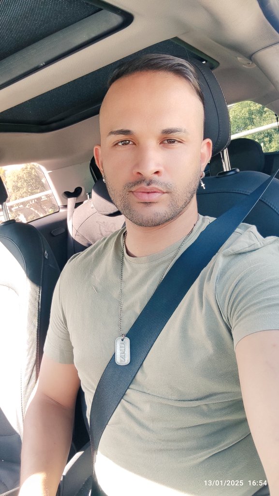 leeloboi's tweet photo. Another year older tomorrow and it's showing on the face, the neck and my six head 🤣
.
.
.
.
#prebirthday #January2025 #januarybaby #capricorn #newbeginnings #selfie #haircut #stubble #mini #minicooper https://t.co/d6GWykMlOg
