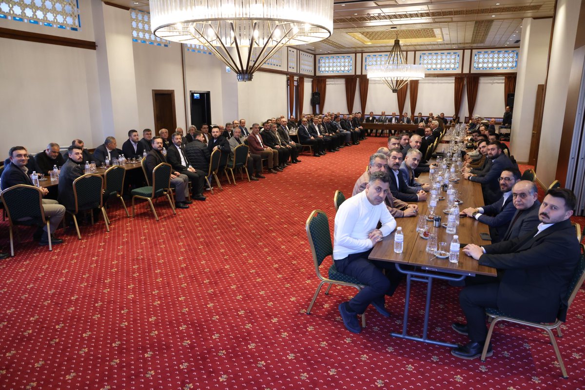 Genel Başkanımız, Cumhurbaşkanımız Sayın Recep Tayyip Erdoğan'ın katılımlarıyla gerçekleştireceğimiz 8. olağan il kongremize ilişkin hazırlıklarımızı sürdürüyoruz.

17 Ocak'ta icra edeceğimiz kongremiz öncesi ilçe başkanlarımız ve ilçe belediye başkanlarımızla fikir alışverişinde