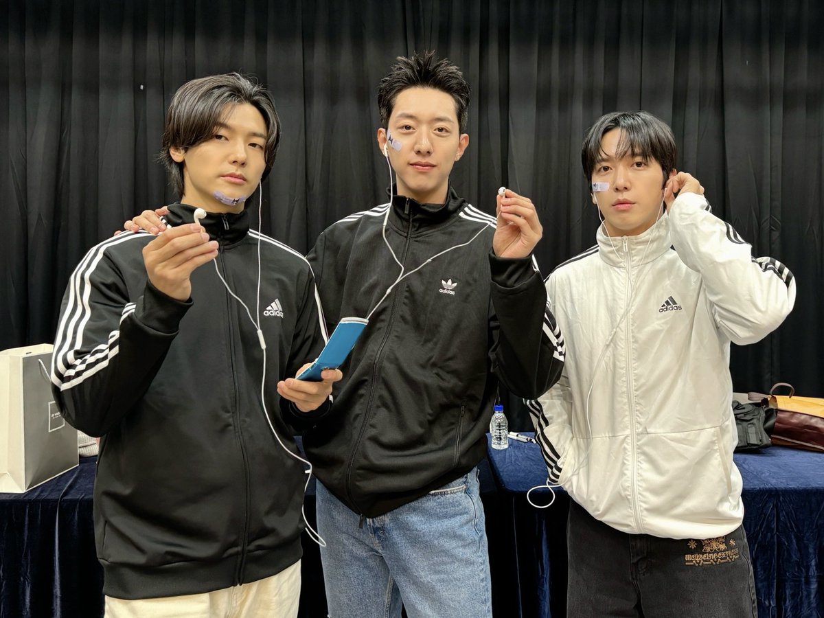 summeryongs's tweet photo. happy 15th anniversary to CNBLUE 💙 through thick and thin, ups and downs, you’re unbeatable when you are together 🥰💙let’s be together for a long long long time ✨ https://t.co/BjYU1pmKwr
