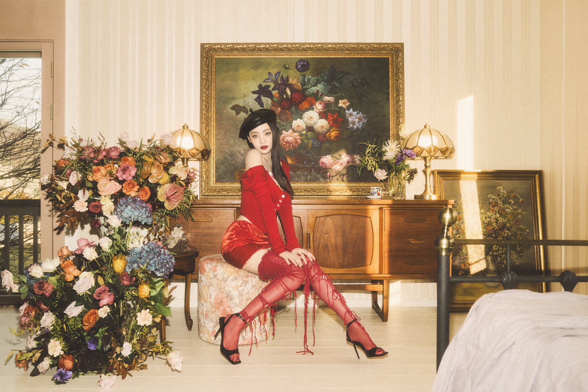 GhLoPwja8AAThNM?format=jpg&name=large