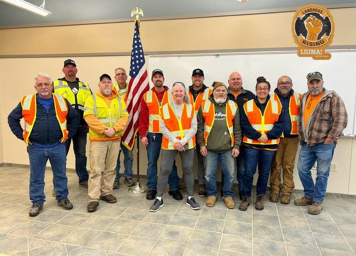 LIUNA's tweet photo. #ICYMI our latest #MembersInAction: Local 464 held their last Laborers Rising volunteer highway cleanup of 2024 in Madison, Wisconsin! #LIUNACares https://t.co/jRRXu3umF7