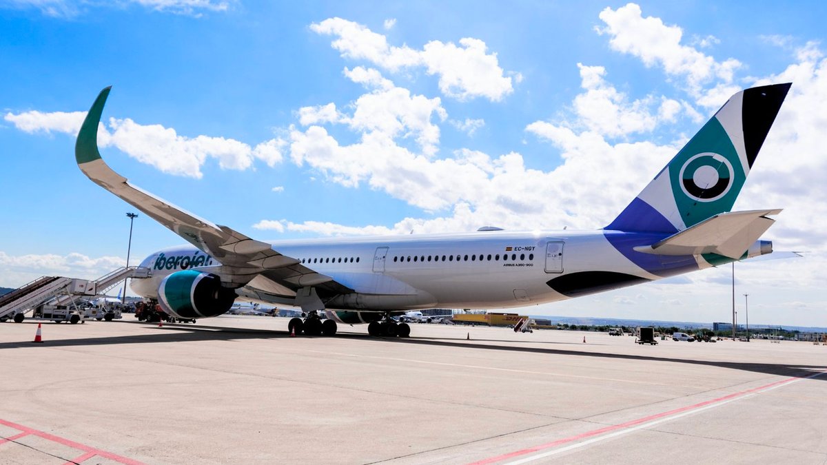 MenaToday1's tweet image. Israeli private airline #Arkia announced on Monday the launch of direct #flights between #TelAviv and #NewYork, starting February 8. The airline will operate three weekly flights, offering round-trip tickets at a competitive price of $1,199 @iberojetair_es #Israel #USA