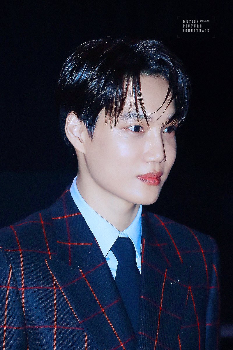 exokai_kr's tweet photo. Happy birthday to kai. I will always be there for you. Please stay on stage forever. Thank you for being our inspiration and our happiness💛

#HappyKAIDay 
#HappyBirthday_KIMKAI https://t.co/bE74HH8i5J