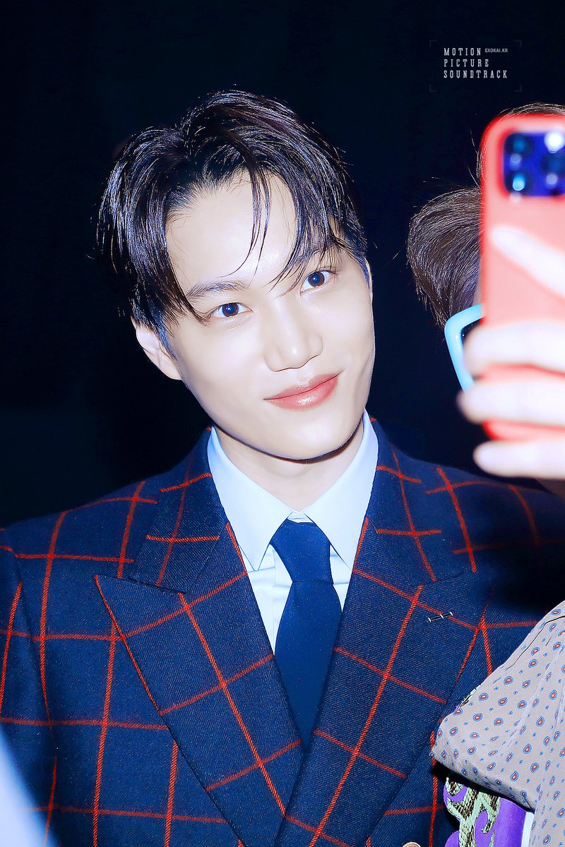 exokai_kr's tweet photo. Happy birthday to kai. I will always be there for you. Please stay on stage forever. Thank you for being our inspiration and our happiness💛

#HappyKAIDay 
#HappyBirthday_KIMKAI https://t.co/bE74HH8i5J