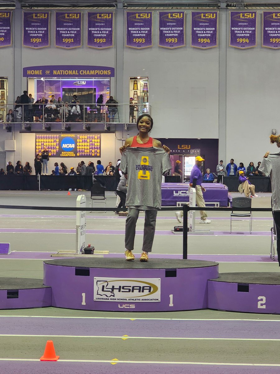CoachDix21's tweet image. Great weekend and great experience for our @pineforesttf Lady Eagles as we competed at the @LSUTrackField High School Indoor Classic! @TaNaeHenderson brought home 1st place in the Triple Jump, While also taking 4th in the 60mh! Proud of all our Lady Eagles who took part!