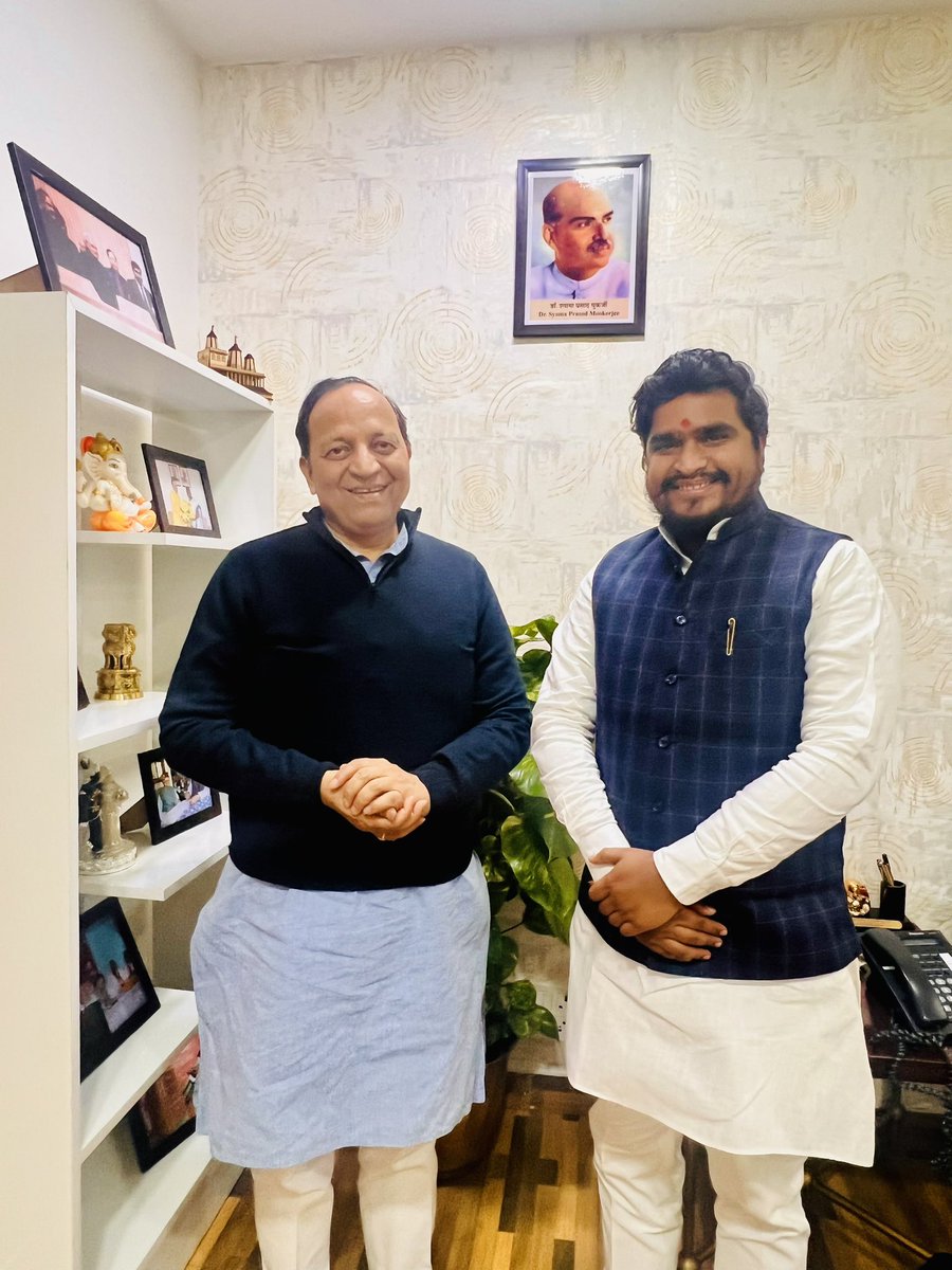 deweshtiwary's tweet photo. राज्यसभा सांसद एवं भाजपा के राष्ट्रीय महामंत्री आदरणीय श्री अरुण सिंह जी से शिष्टाचार भेंट हुई ।
#BJP #Arunsinghji #Dewesh #MP #Deweshtiwary #Palamu #Jharkhand
@ArunSinghbjp https://t.co/IVzjIJnfdA