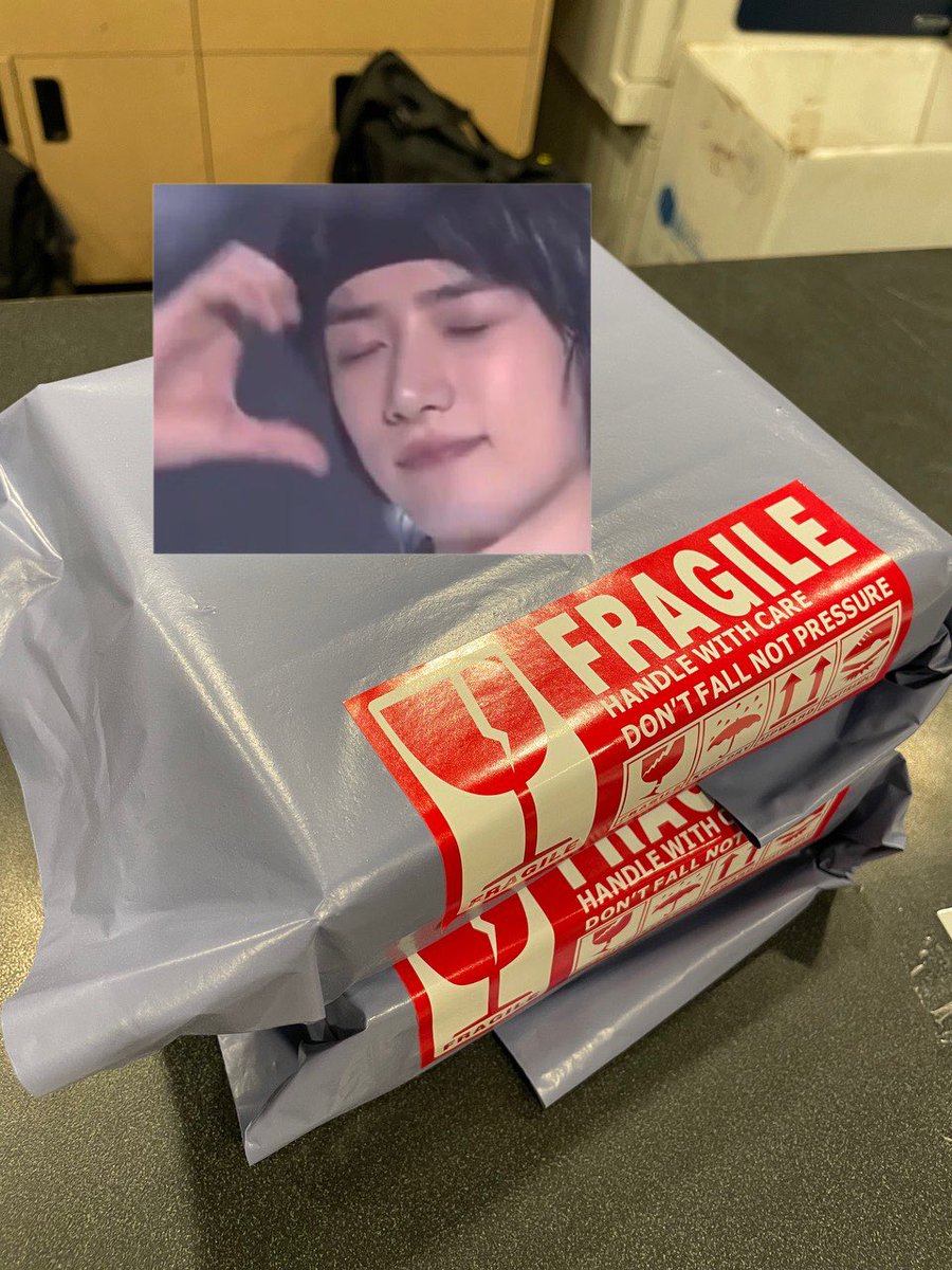 alwaysfiyo's tweet photo. Gonna post out another half tomorrow 🥹🙏🏼🙏🏼 really am sorry for the late postage.. thank you for understanding 🩷 

#fiyoupdates https://t.co/MNor1eytDk