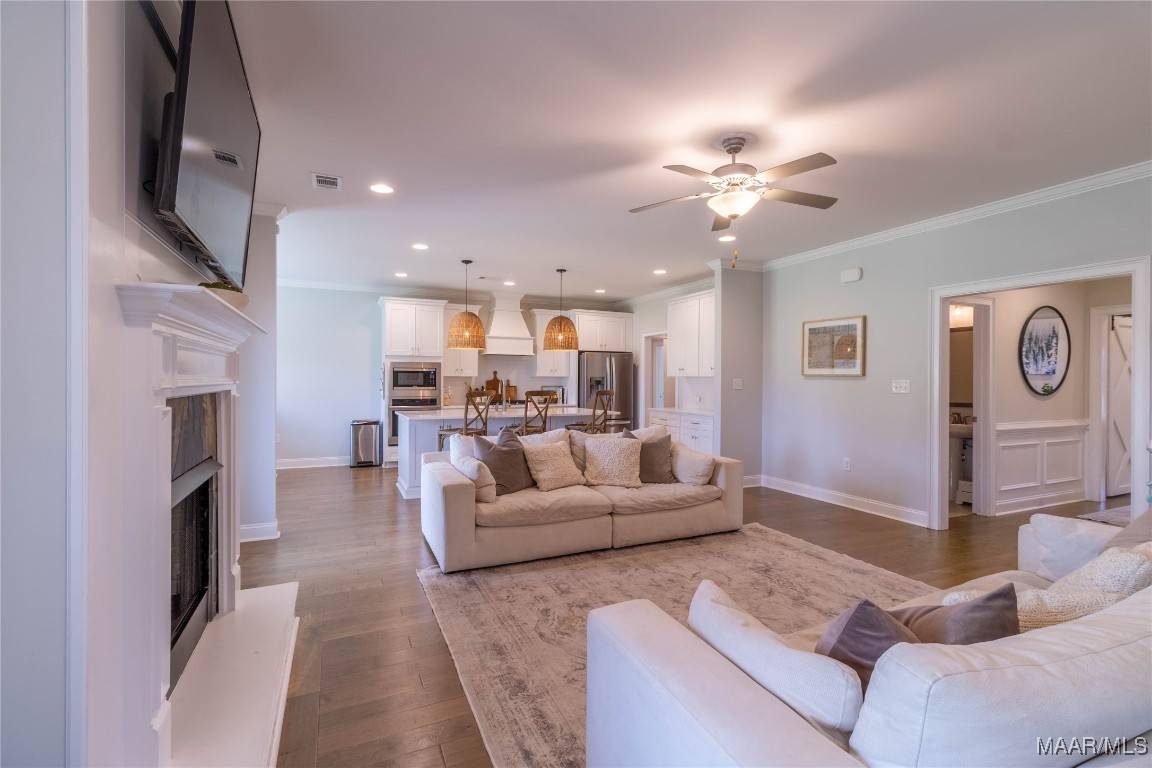 brittdowling's tweet photo. 🏡 New Listing Alert! 🏡
195 Midland DR, Wetumpka, AL 36093 could be the perfect fit for you! 🌟
Check out all the details and photos here: https://t.co/tvbYgPKskd  
📞 Call Britt today to schedule a showing or learn more! https://t.co/BkGzSyWYWd