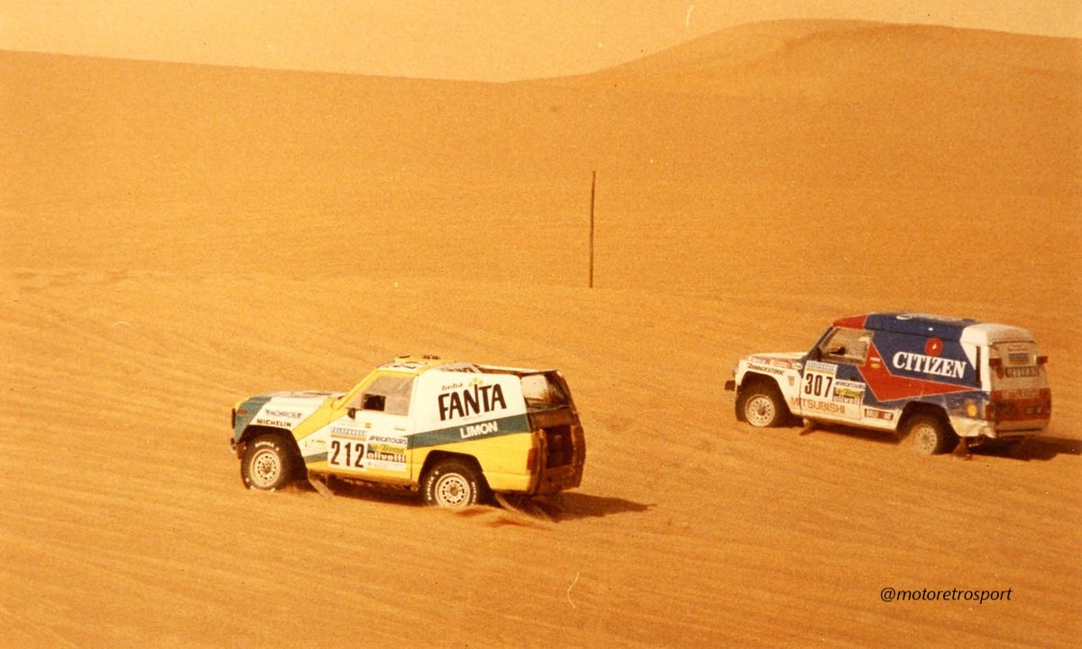 motoRetroSport's tweet photo. mes de #DAKAR, año 1987: #NissanPatrol #FantaLimon  #212 de Jorge y Hansi BABLER, superando al #307 de Kenjiro shinozuka #mitsubishi-@motoretrosport  #HansiBabler #JorgeBabler  #DakarRally https://t.co/mWHORzBcP0