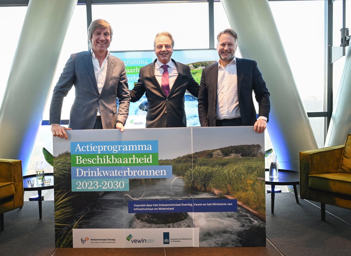 Vandaag presenteerden provincies, drinkwaterbedrijven <a href="/vewin_water/">Vewin</a>, en het <a href="/MinIenW/">Ministerie van Infrastructuur en Waterstaat</a>  het Actieprogramma Beschikbaarheid Drinkwaterbronnen 2023-2030. Door in te zetten op versnelde procedures, nieuwe wingebieden en verbeterde samenwerking zorgen we voor voldoende drinkwater.
