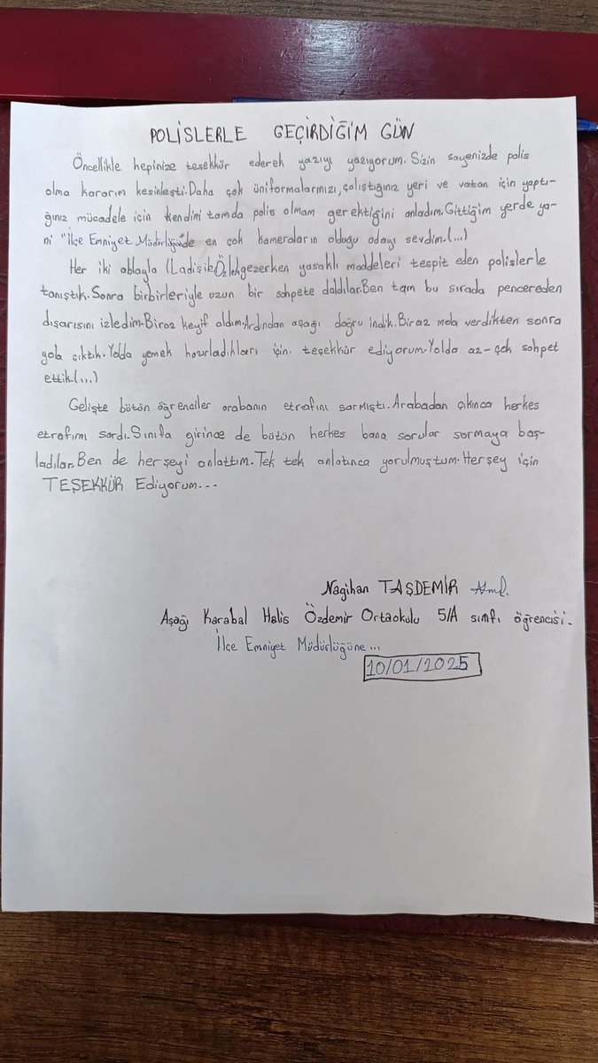 MNesipMahir's tweet photo. “Bir Hayalim Var” projemizde yapılan sınavlarda dereceye giren öğrencilerimizden 

🩺 3 tanesi Doktor
👨🏽‍💼 1 tanesi Kaymakam 
👩‍⚖️ 1 tanesi Avukat 
👮 1 tanesi Polis 
👮 1 tanesi Subay 

Olmak istediler ve bir iş gününü kurumlarımızı ziyaret ederek iş ve işlemleri yerinde izlediler https://t.co/REh05jzVYk