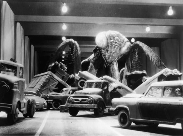 The Praying Mantis preys again in Universal’s DEADLY MANTIS of 1957.

#famousmonsters #famousmonstersoffilmland