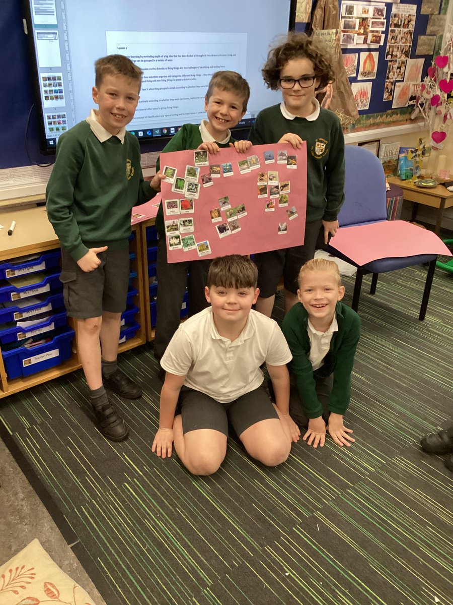 StOswaldsCE's tweet photo. Some great classification work of living things in Goldfinches today #stoswaldsscience https://t.co/3dphgi9SsU