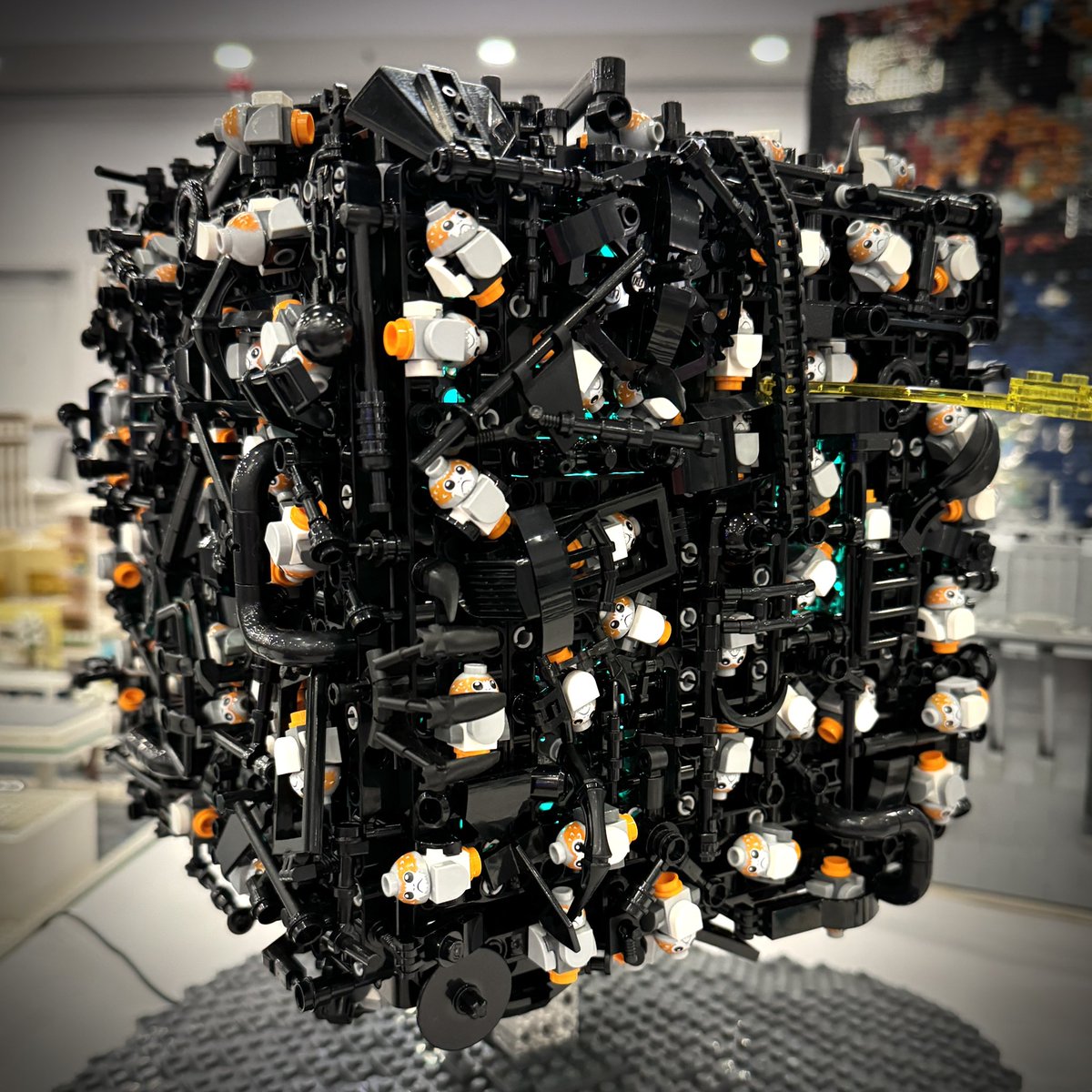 NeedMoBricks's tweet photo. Porg Cube built by TundraBricks, on display in Toronto at Bricks In The Six in November 2024.

#NeedMoBricks #LEGO #Borg #Porg #BricksInTheSix2024 #BricksInTheSix #StarTrek #StarWars #USSEnterprise #Mashup #AFOLCommunity #AFOL https://t.co/C8shdUiu4p