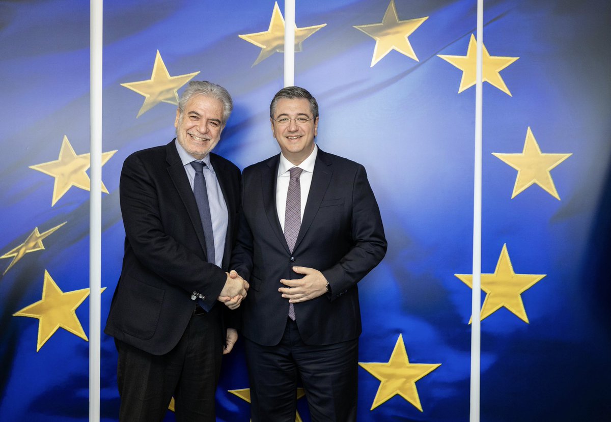 tzitzikostas's tweet photo. Με χαρά υποδέχθηκα τον καλό φίλο, Υπουργό Ναυτιλίας και Νησιωτικής Πολιτικής, Χρήστο Στυλιανίδη. Συζητήσαμε για τη σημασία των λιμανιών της Ελλάδας στη νέα ευρωπαϊκή στρατηγική που ετοιμάζουμε ως Ευρωπαϊκή Επιτροπή, καθώς και για τον ρόλο της χώρας ως παγκόσμιας δύναμης στη ναυτιλία. Επίσης συμφωνήσαμε να εργαστού��ε από κοινού για την ενίσχυση της ακτοπλοϊκής σύνδεσης των νησιωτικών περιοχών και της συνδεσιμότητας και των πιο απομακρυσμένων νησιών.