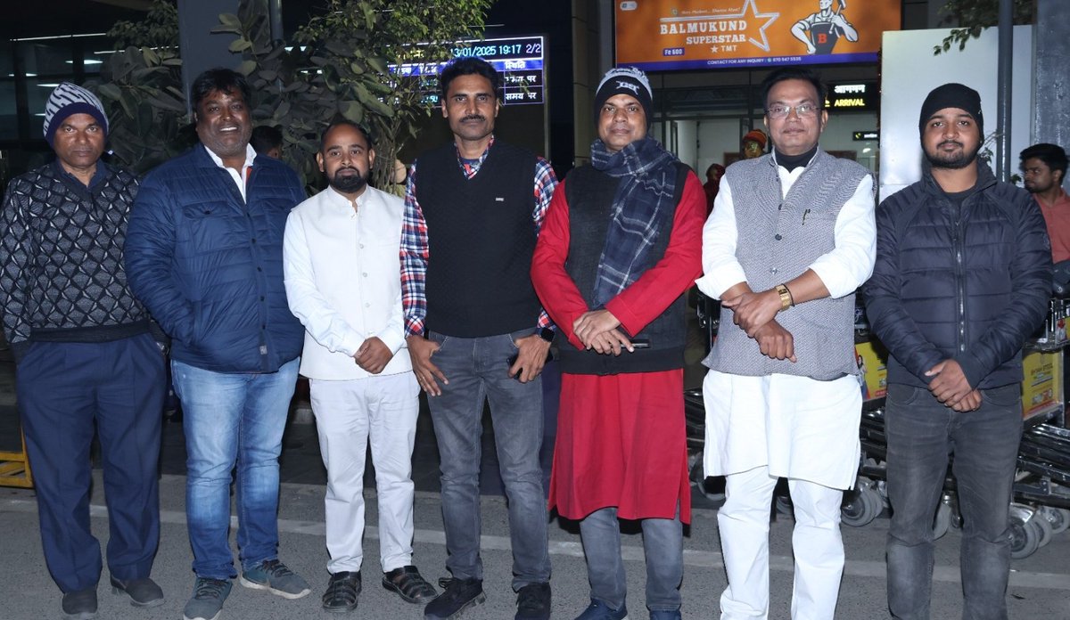 RoshanRajaKush's tweet photo. दिल्ली से पटना आगमन पर एयरपोर्ट पर माननीय नेता श्री @UpendraKushRLM जी के साथ।
#UpendraKushwaha #RLM #JoinRLM https://t.co/NpD8IV5JHB