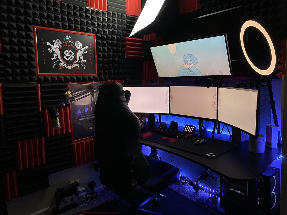 ArozziChairs's tweet photo. How many monitors are too many monitors? Is there even a "too many"?😝 https://t.co/2dkzDh32Kt