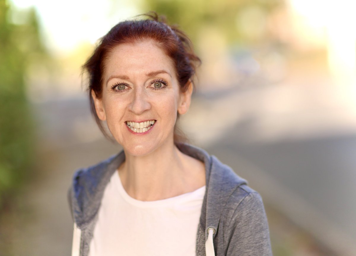 Super happy with my new headshots (Jennie Scott photographer) Excited to see what new adventures they bring 🎭 😊