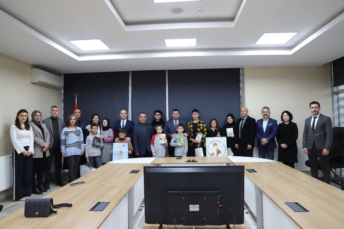 📌Sözlük Tasarım Yarışması
📌Çocuk Şiirleri Afiş Tasarım Yarışması
📌Divan-ı Lügatit Türk Deneme Yazma Yarışması
📌Yunus Emre Şiirleri Afiş Tasarım Yarışması

İl Müdürümüz <a href="/recai_ocak/">Recai Ocak</a> , Bakanlığımız öncülüğünde Müdürlüğümüzce yürütülen Dilimizin Zenginlikleri Projesi kapsamında