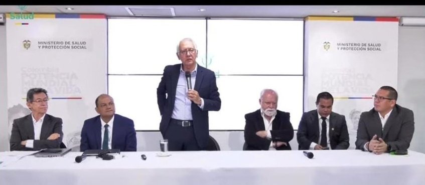 agaviriau's tweet image. No hay argumentos, solo anécdotas que muestran un desconocimiento sobre los sistemas de información en salud y los problemas (corregibles) de los registros oficiales. 

La opinión del ministro de salud, exaltada, atropellada, sin estructura, contradice a la Academia Nacional de…