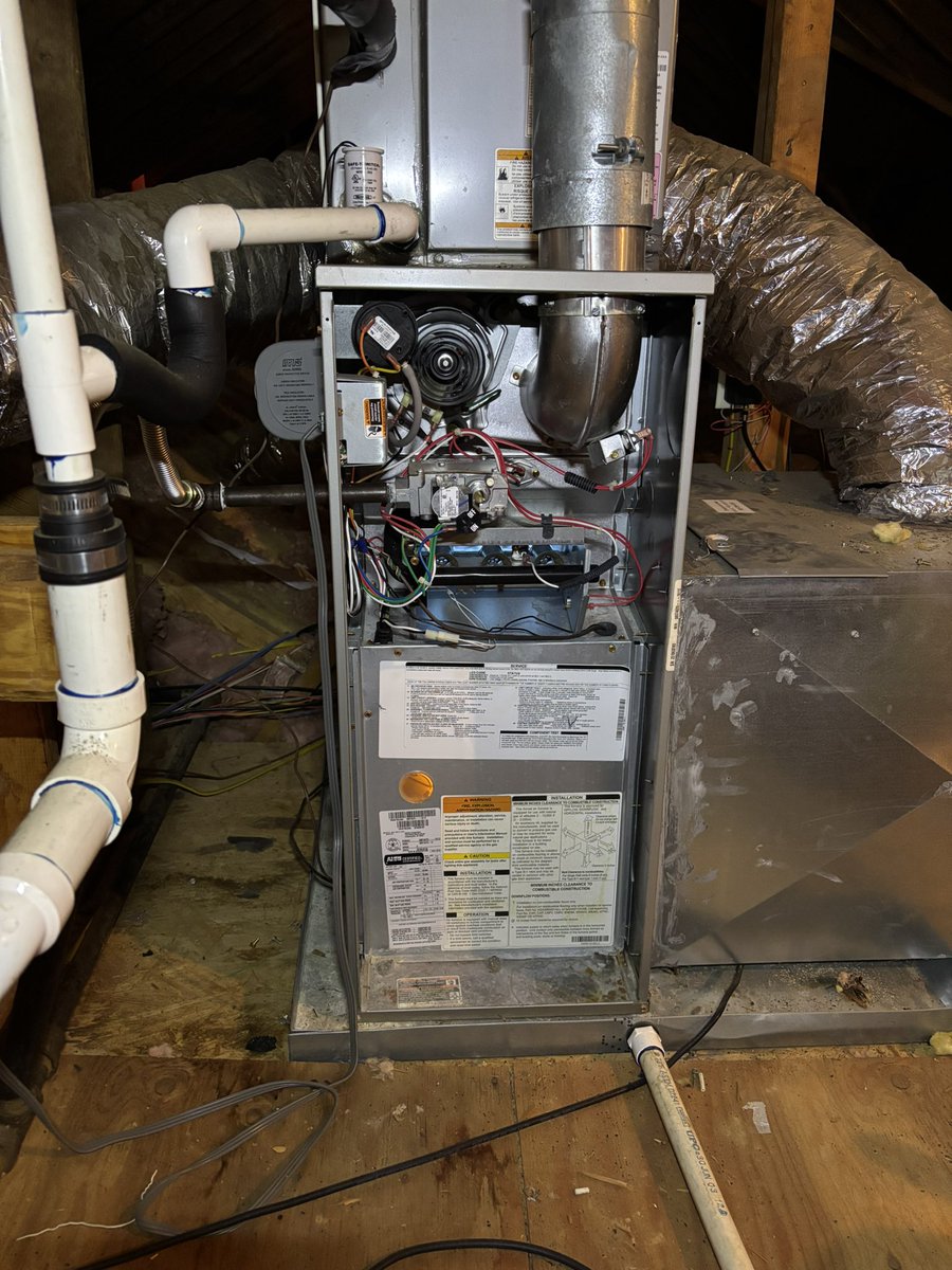 NilesBeers's tweet photo. Another furnace tune-up and added surge protection for a home in Oakland, TN! Not worried about power surges from now on! https://t.co/fIKyqqkAGX
