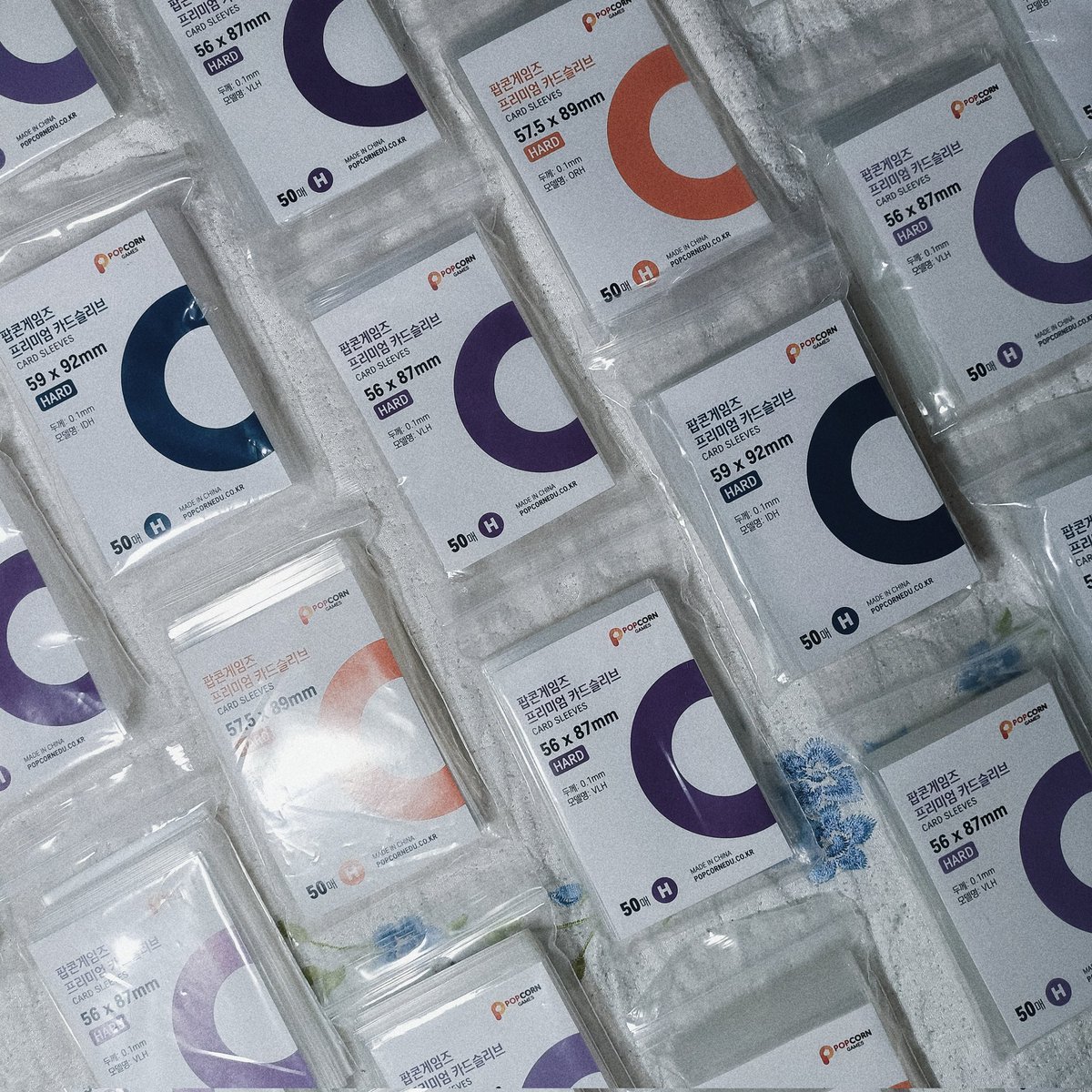mondaycrumbs's tweet photo. wts lfb ph

Popcorn sleeves pcg

Purple - 50 php
Orange &amp; navy - 50 php

t. enhypen heesung jungwon sunghoon sunoo jay jake ni-ki niki pcg sleeves https://t.co/aYs5EgTOF0