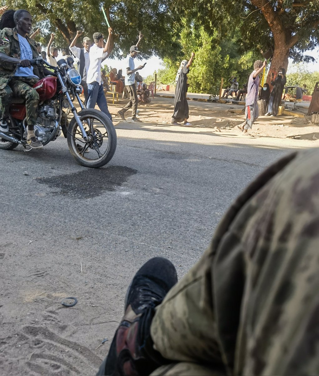 اول قهوة في شارع النيل مـدني و أهلها أمنين مهلليين مكبرين ❤️
الحمد لله حمدا كثيراً طيباً مباركاً فيه 🇸🇩