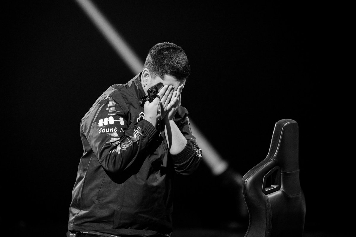 Falcon Os tweet media