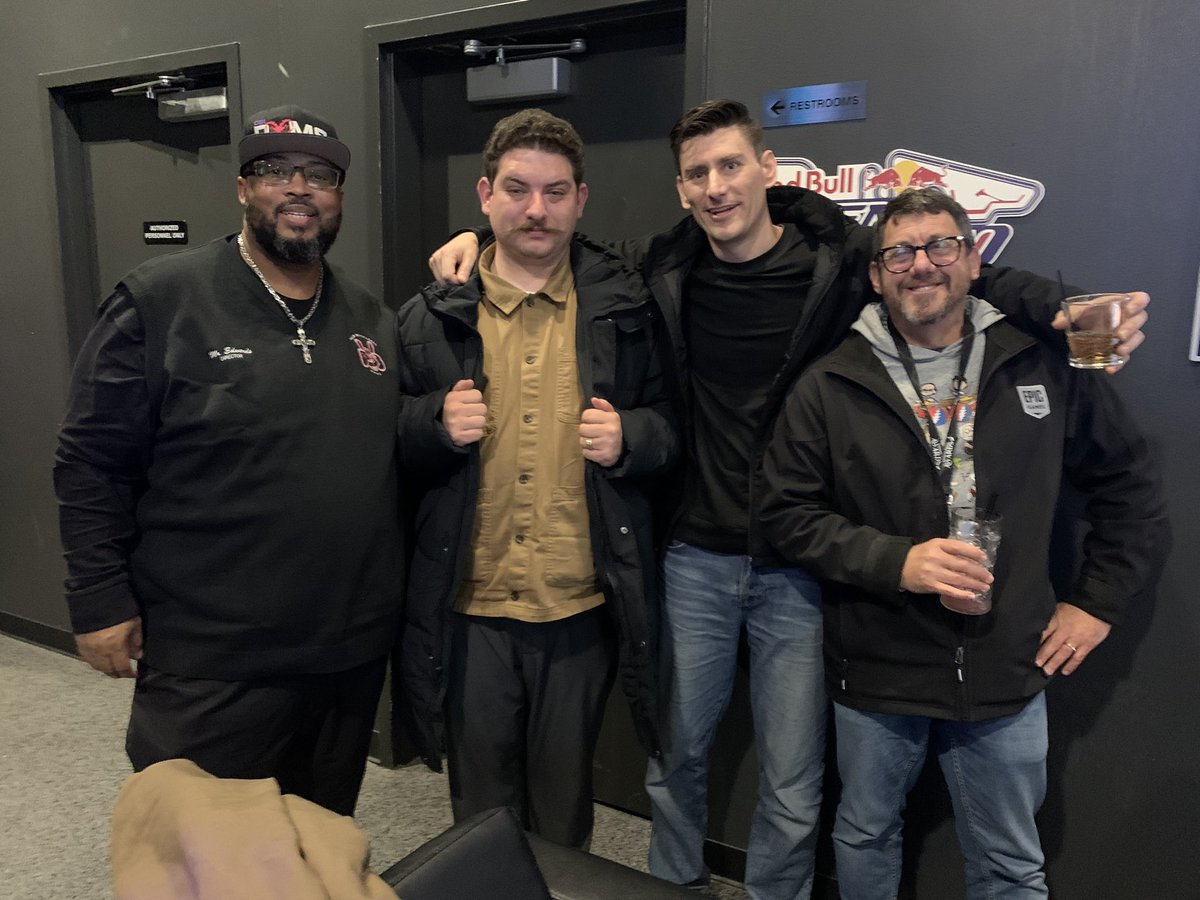 Good times at the <a href="/ScholasticEA/">Scholastic Esports Awards</a>! So much fun to see so many great people! <a href="/BrianDickman/">Brian Dickman</a> <a href="/mr_isaacs/">Steve Isaacs</a>