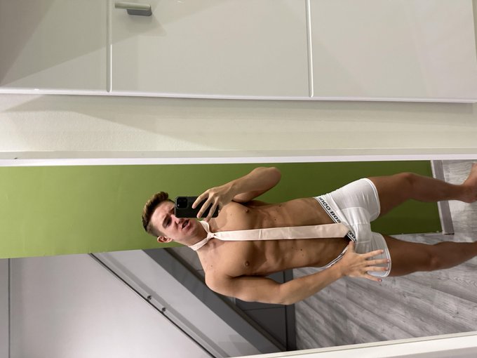 Watch Christian Levine's leaked NSFW photo on TwXstars