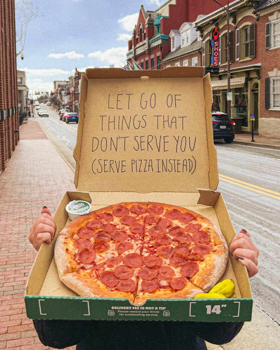 MBPapaJohns's tweet photo. Comment to claim ALL the warm, delicious vibes https://t.co/0BCfFVoomW