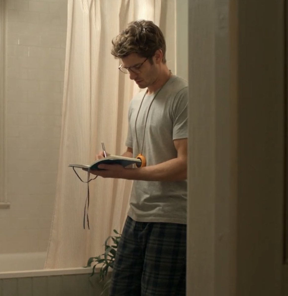ANDREWG4RFlELD's tweet photo. nerdy husband with the glasses and plaid pj bottoms combo 😩😩😩 https://t.co/Gmw6wlE8ef