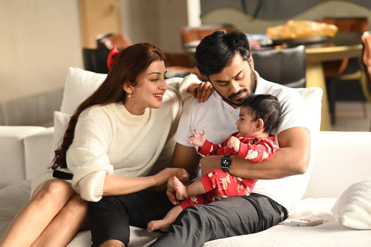 Kakinada Talkies (@kkdtalkies) on Twitter photo చూడ చక్కని కుటుంబం <a href="/pranitasubhash/">Pranitha Subhash</a> గారు వాళ్ళ భర్త వేగా సిటీ మాల్ అధినేత ప్రముఖ రియల్ ఎస్టేట్ వ్యాపారి నితిన్ రాజు గారు తమ ఇద్దరు ముద్దు బిడ్డలతో...❤️ చూడ చక్కని కుటుంబం <a href="/pranitasubhash/">Pranitha Subhash</a> గారు వాళ్ళ భర్త వేగా సిటీ మాల్ అధినేత ప్రముఖ రియల్ ఎస్టేట్ వ్యాపారి నితిన్ రాజు గారు తమ ఇద్దరు ముద్దు బిడ్డలతో...❤️