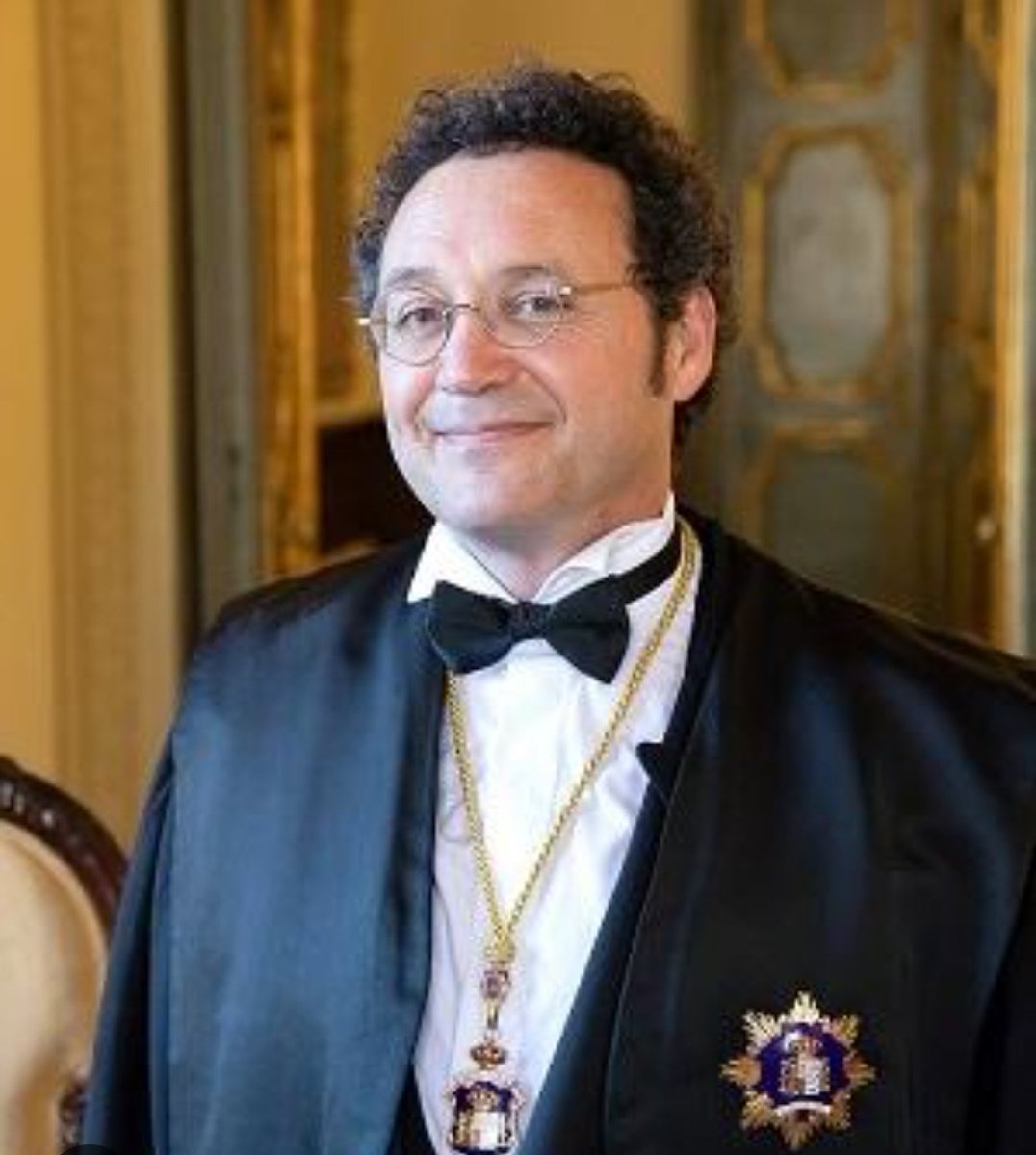 Iniciar carrera en solitario no es fácil para ningún artista. Fijaos que bajón físico ha pegado el cantante de <a href="/MClanRock/">M Clan</a> . Da qué pensar. <a href="/elmundotoday/">El Mundo Today</a> #todoporlaradio 😂🤣