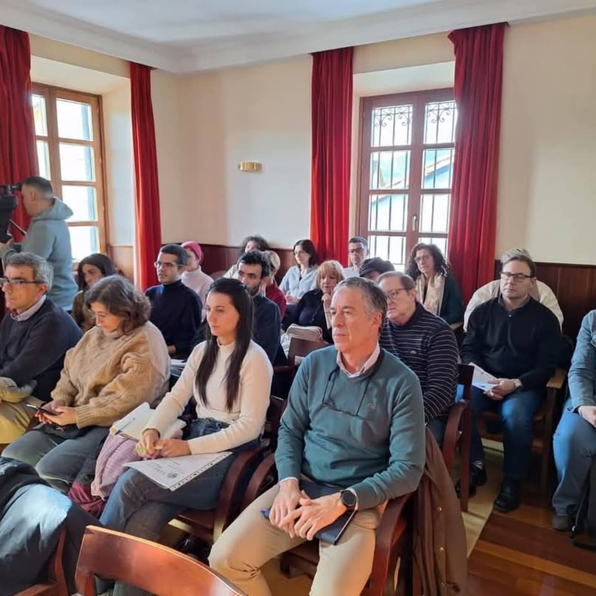 AytoSdB's tweet photo. ♻️ Área de Medio Ambiente ♻️ 

💡♻️ Primer taller de creación de PACES💡♻️

Hoy ha tenido lugar el primer taller de PACES (Plan de Acción por el Clima y la Energía Sostenible). https://t.co/fdiLtmqnDp