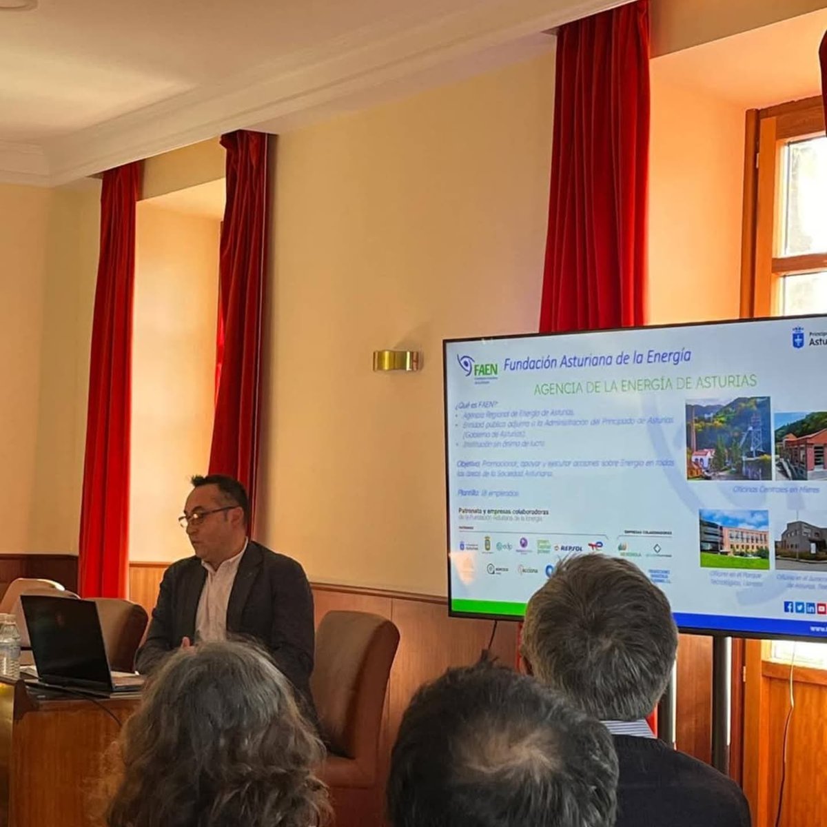 AytoSdB's tweet photo. Gracias por la acogida que ha tenido por parte de todos los agentes implicados y a la Consejería de @IndustriaAST  y @FundacionFaen por escogernos como municipio piloto.

Juntos, logramos un municipio mejor, más sostenible y eficiente https://t.co/hj2WJnVVJx